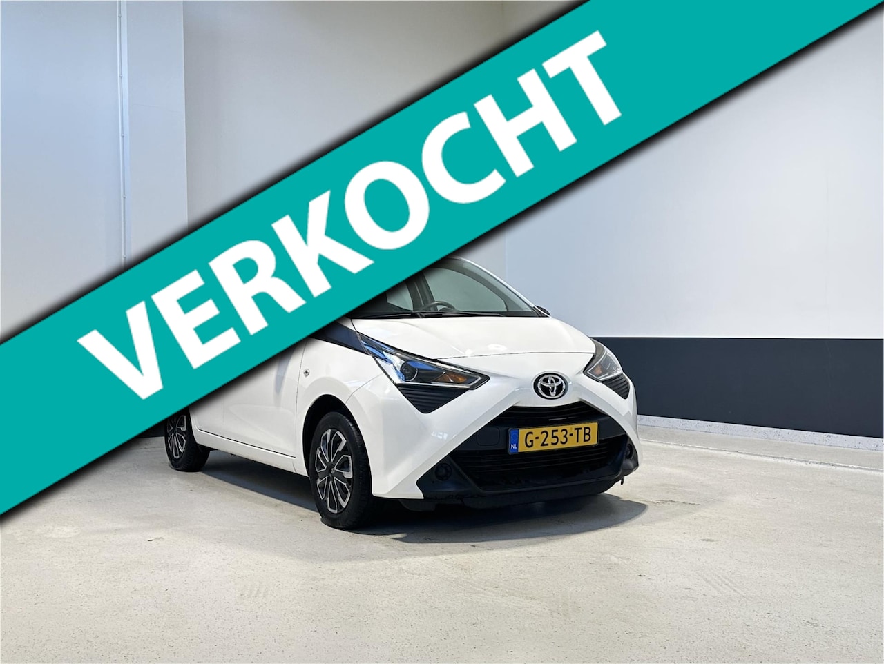 Toyota Aygo - 1.0 VVT-i x-fun| NL| 2 Eig | Airco| C.V | Bluetooth | - AutoWereld.nl