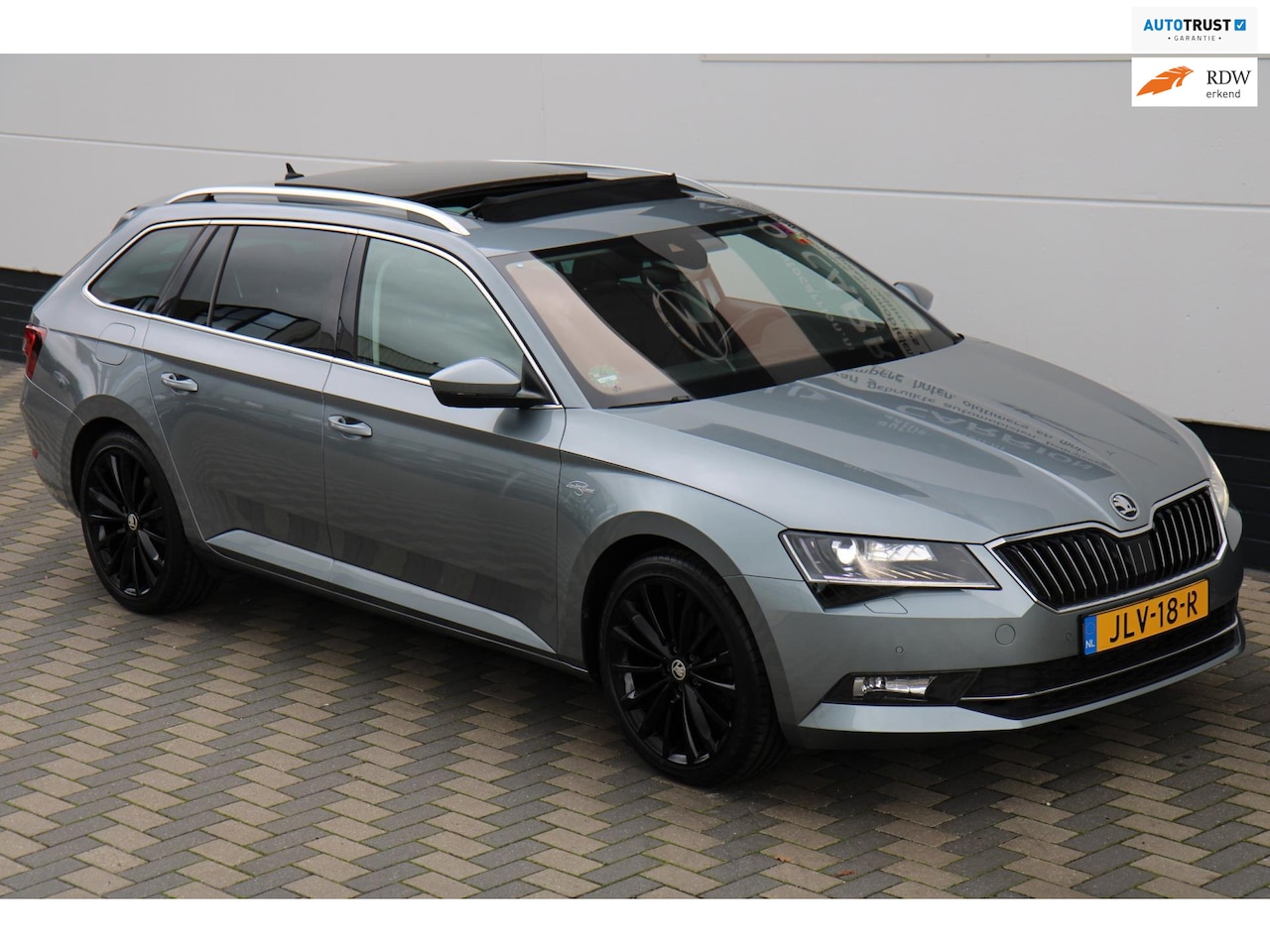 Skoda Superb - 2.0 TSI DSG 220PK Laurin & Klement Pano Carplay!! - AutoWereld.nl