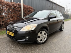 Kia Cee'd - 1.4 X-ecutive / 5-DEURS / AIRCO ECC / NAVI / 162dkm NAP