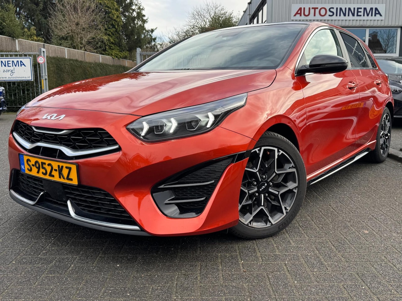 Kia Cee'd - Ceed 1.5 T-GDi GT-Line | Panoramadak | Afnb. Trekhaak | Stoel- & Stuurverwarming | - AutoWereld.nl