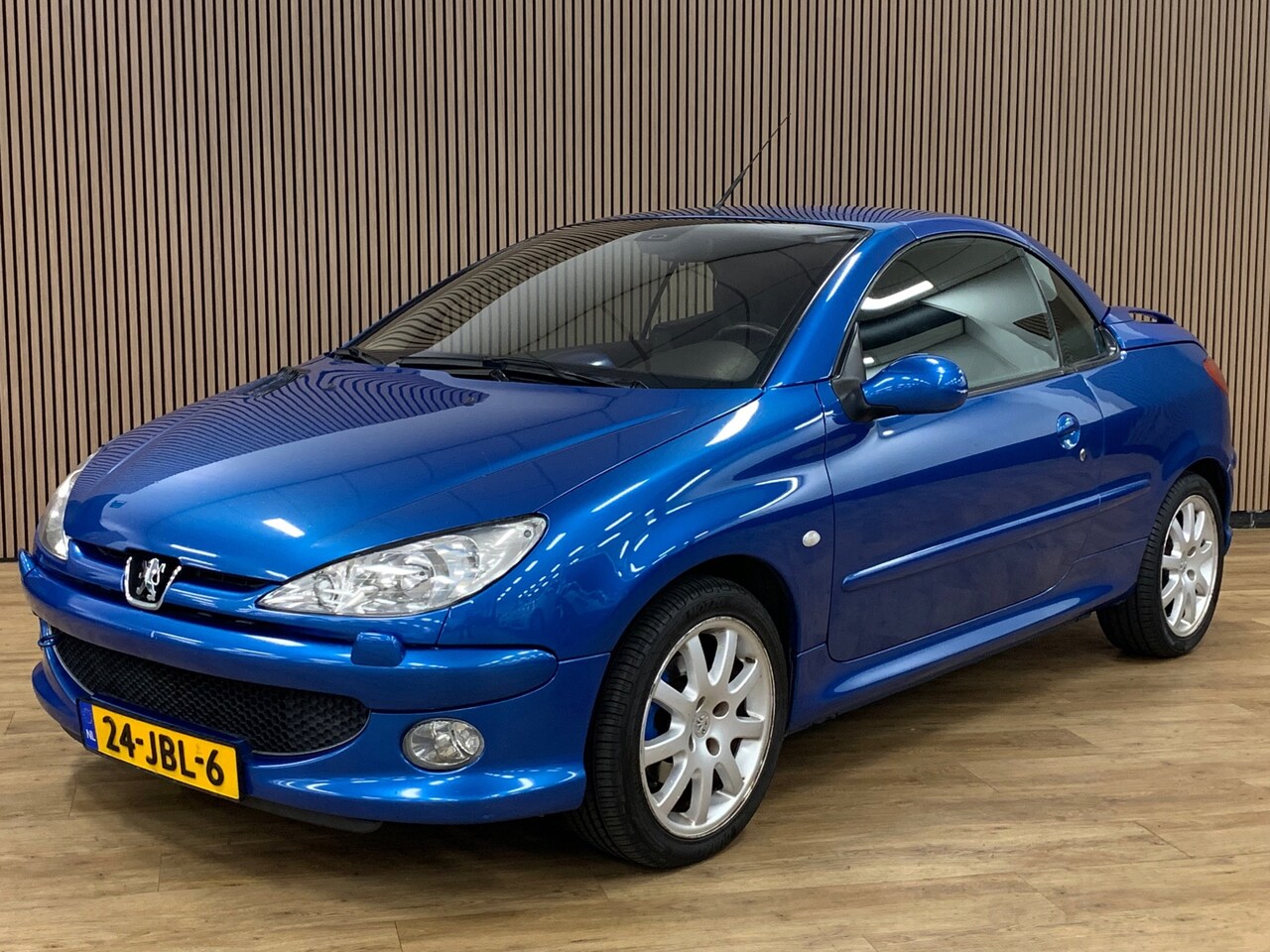 PEUGEOT 206