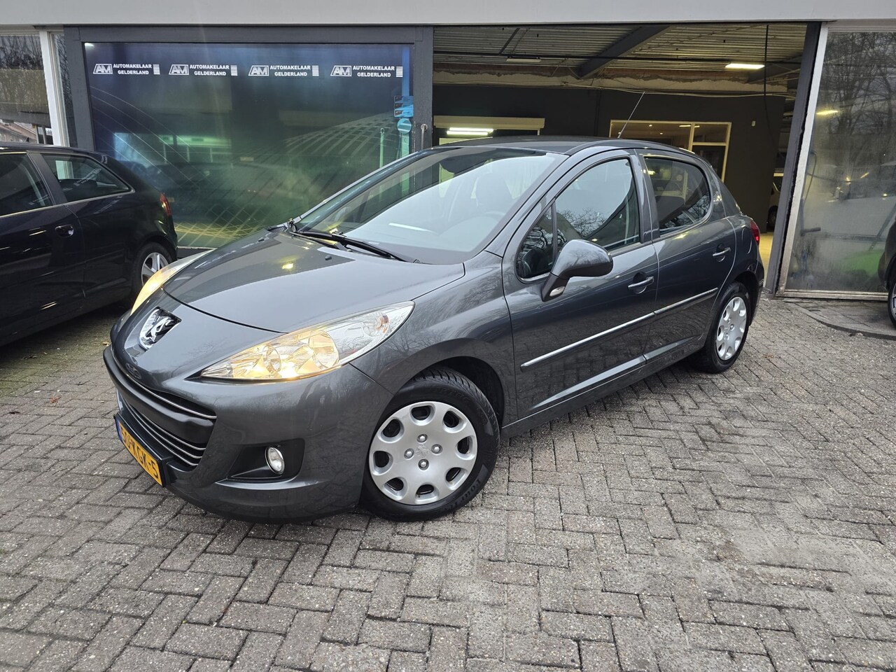 Peugeot 207 - 1.6 VTi XS | AUTOMAAT | 2E EIGENAAR | 12MND GARANTIE | AIRCO | CRUISE | - AutoWereld.nl