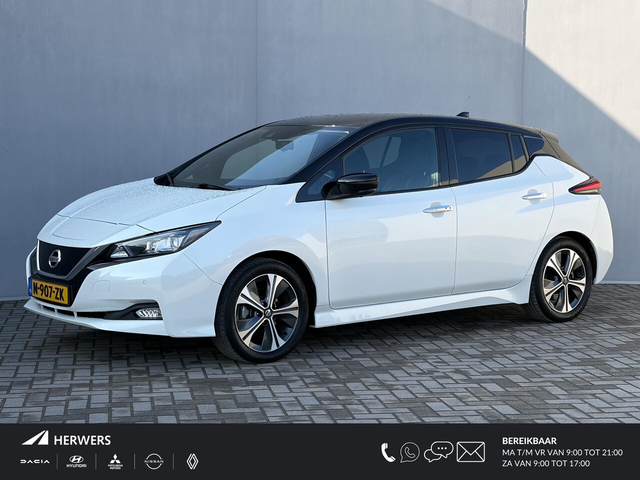 Nissan LEAF - Tekna 40 kWh / SOH 91,76% / Stoelverwarming voor en achter / Adaptieve cruise control / St - AutoWereld.nl