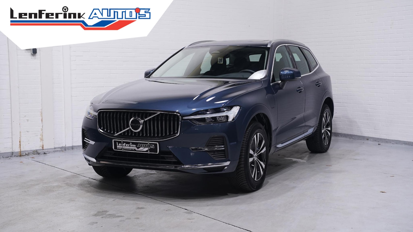 Volvo XC60 - 2.0 T6 Plug-in hybrid AWD Plus Bright 1e eigen NAP 18"lichtmetalen wielen lederen comforts - AutoWereld.nl