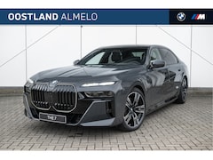 BMW 7-serie - 750e xDrive High Executive M Sport Automaat / Panoramadak Sky Lounge / Trekhaak / Executiv