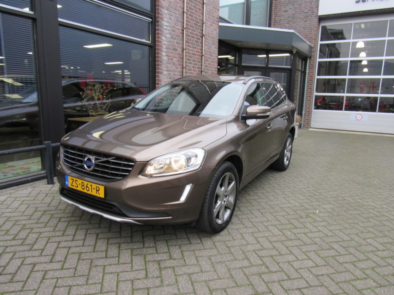 Volvo XC60 - D4 181pk Geartronic Kinetic - AutoWereld.nl