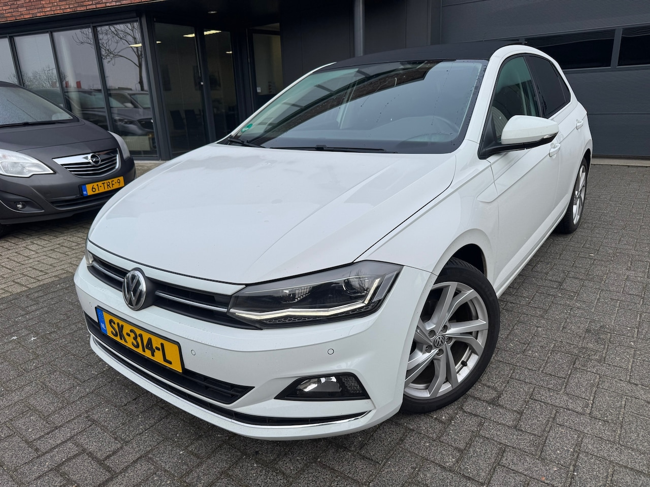 Volkswagen Polo - 1.0 TSI Highline PANO LED ACC PDC DEALER OH ORIG NL NAP - AutoWereld.nl