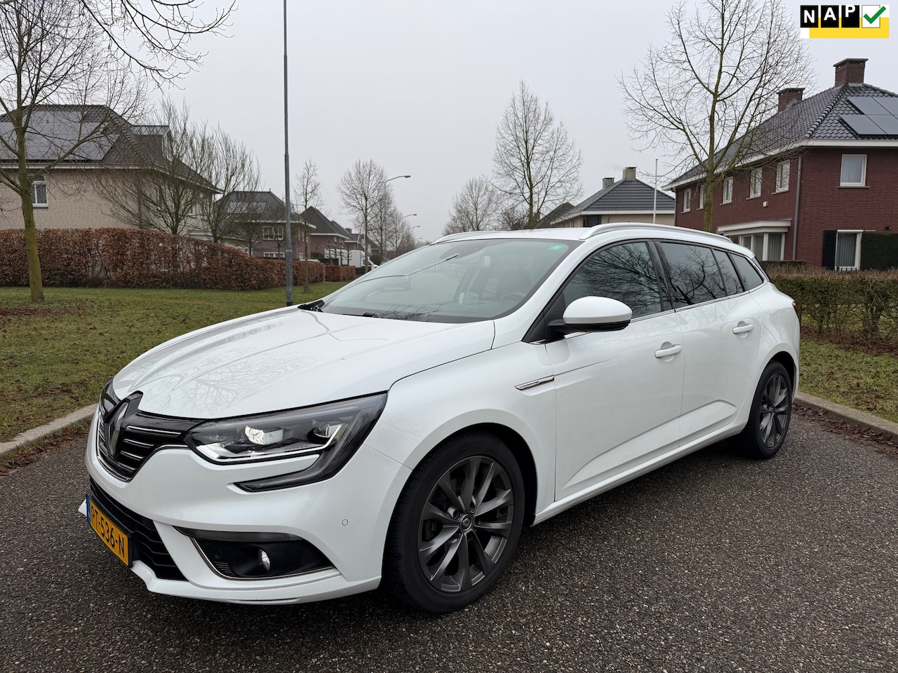 Renault Mégane Estate - 1.5 dCi Série Signature Exclusiv met massage stoelen - AutoWereld.nl