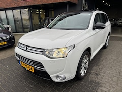 Mitsubishi Outlander - 2.0 PHEV Instyle+ ACC LEDER TREKHAAK SCHUIFDAK VOL