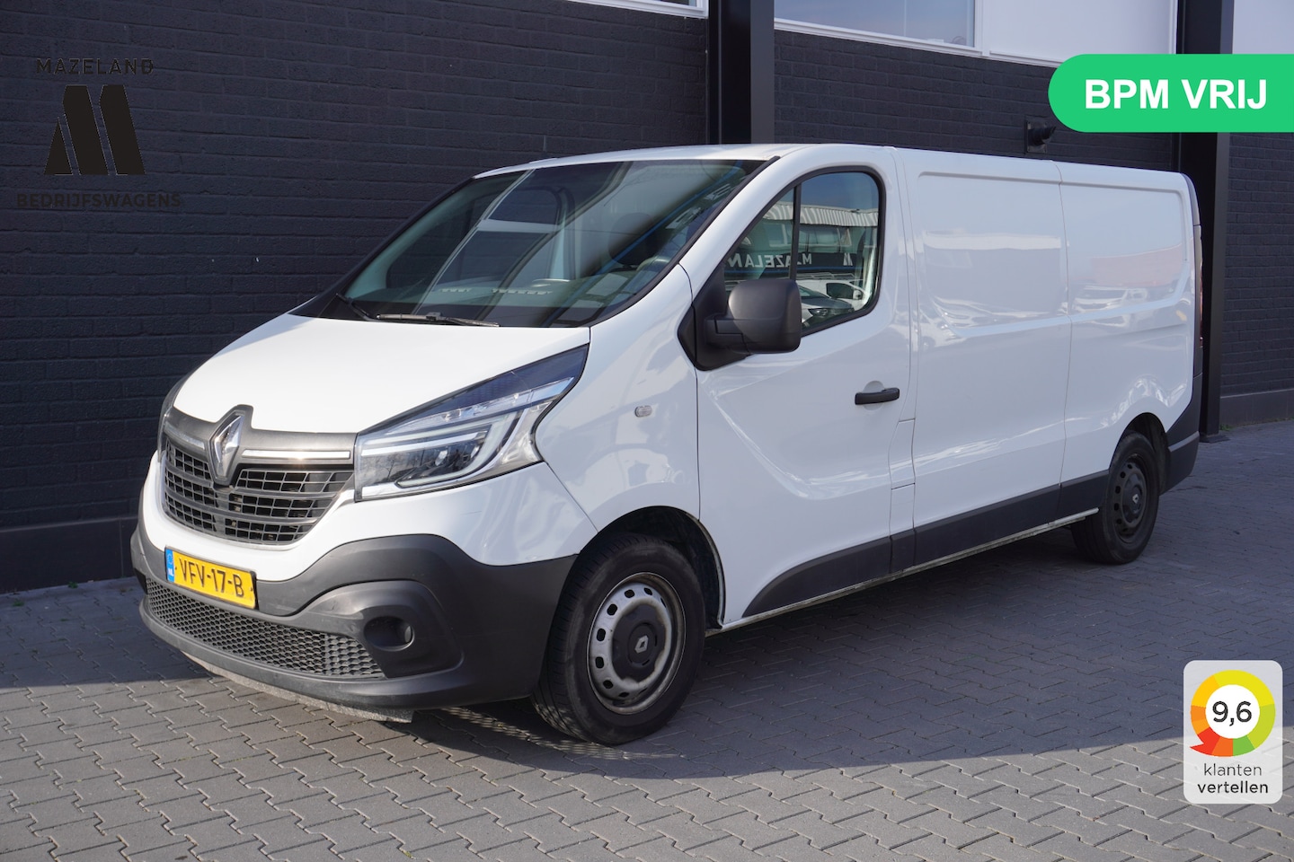Renault Trafic - 2.0 dCi 120PK L2 EURO 6 - Airco - Cruise - Trekhaak - €10.950,- Excl. - AutoWereld.nl