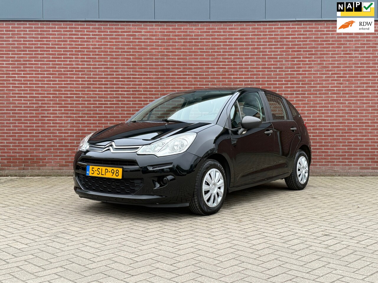 Citroën C3 - 1.0 VTi Attraction / Airco / Elektrische ramen / Parkeer sensoren - AutoWereld.nl
