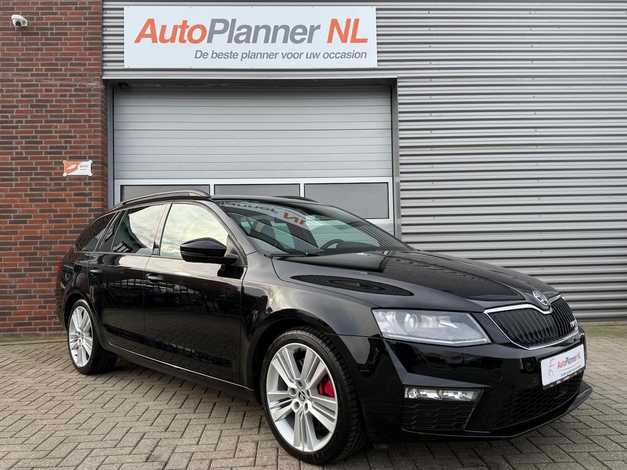 Skoda Octavia - 2.0 TSI RS! Clima! Cruise! Navi! 1e Eigenaar! - AutoWereld.nl