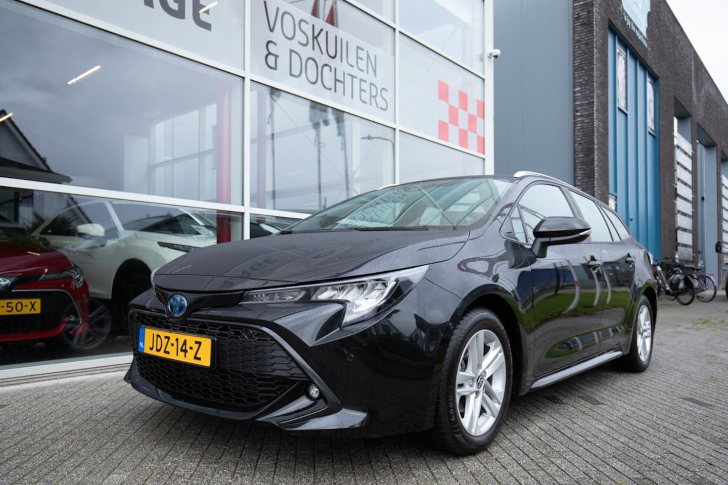 Toyota Corolla Touring Sports - 1.8 Hybrid Business | Navigatie | Apple Carplay - AutoWereld.nl