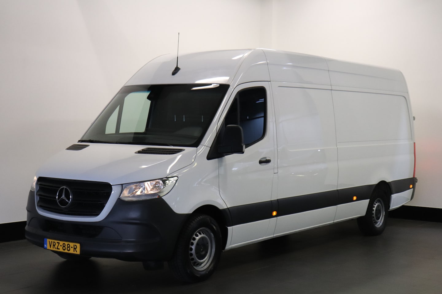 Mercedes-Benz Sprinter - 316 2.2 CDI L3H2 EURO 6 - A/C Climate - Navi - Trekhaak - €21.950,- Excl. - AutoWereld.nl