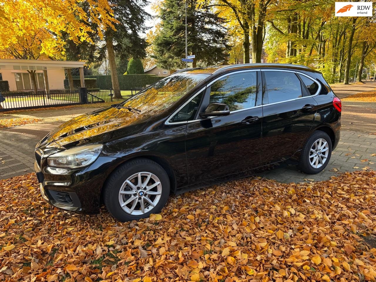 BMW 2-serie Active Tourer - 216d Automaat Executive | NAP| APK| Euro 6 - AutoWereld.nl