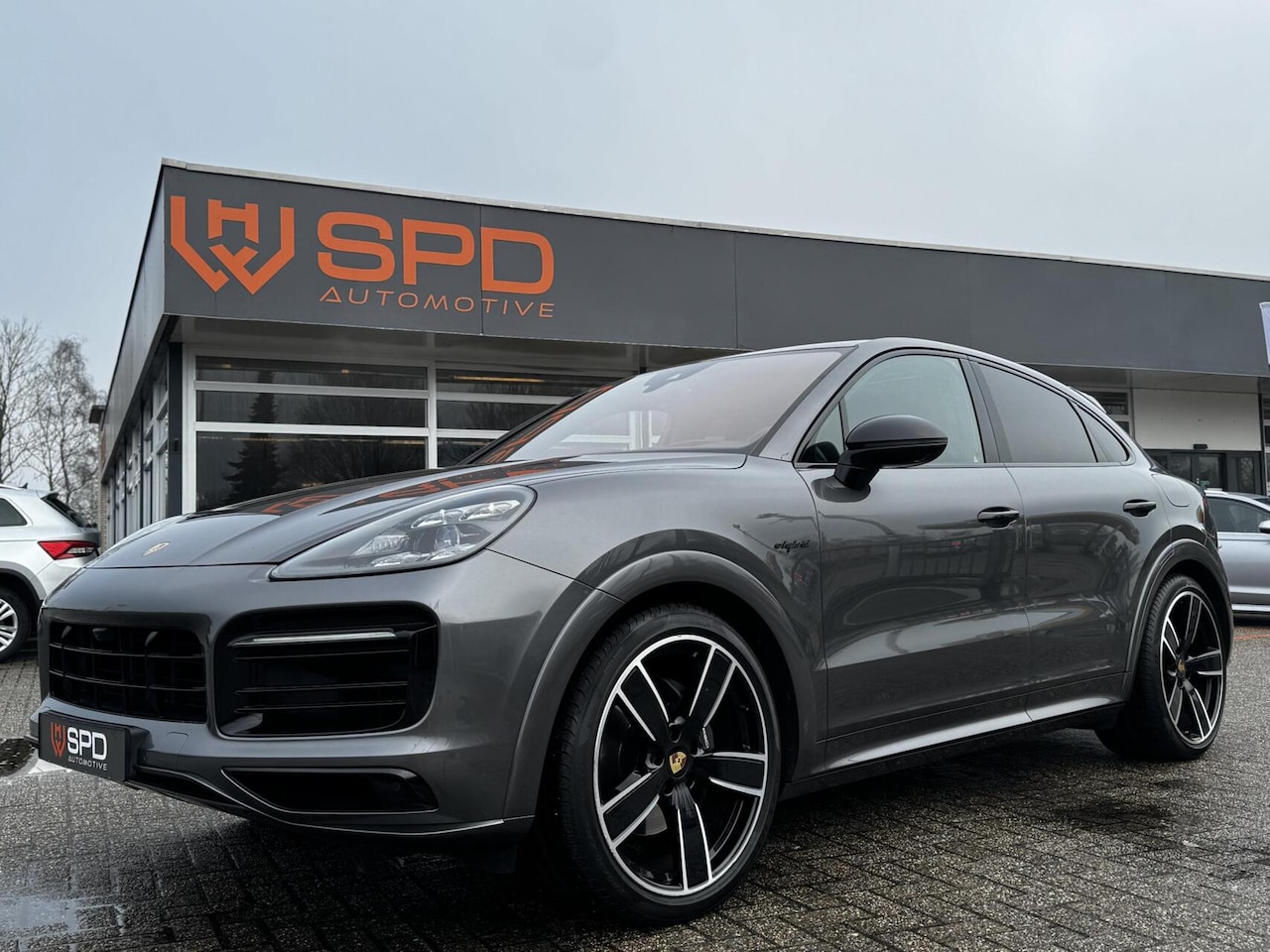 Porsche Cayenne Coupé - 3.0 E-Hybrid|Matrix|Pano|lucht|HUD|22 - AutoWereld.nl