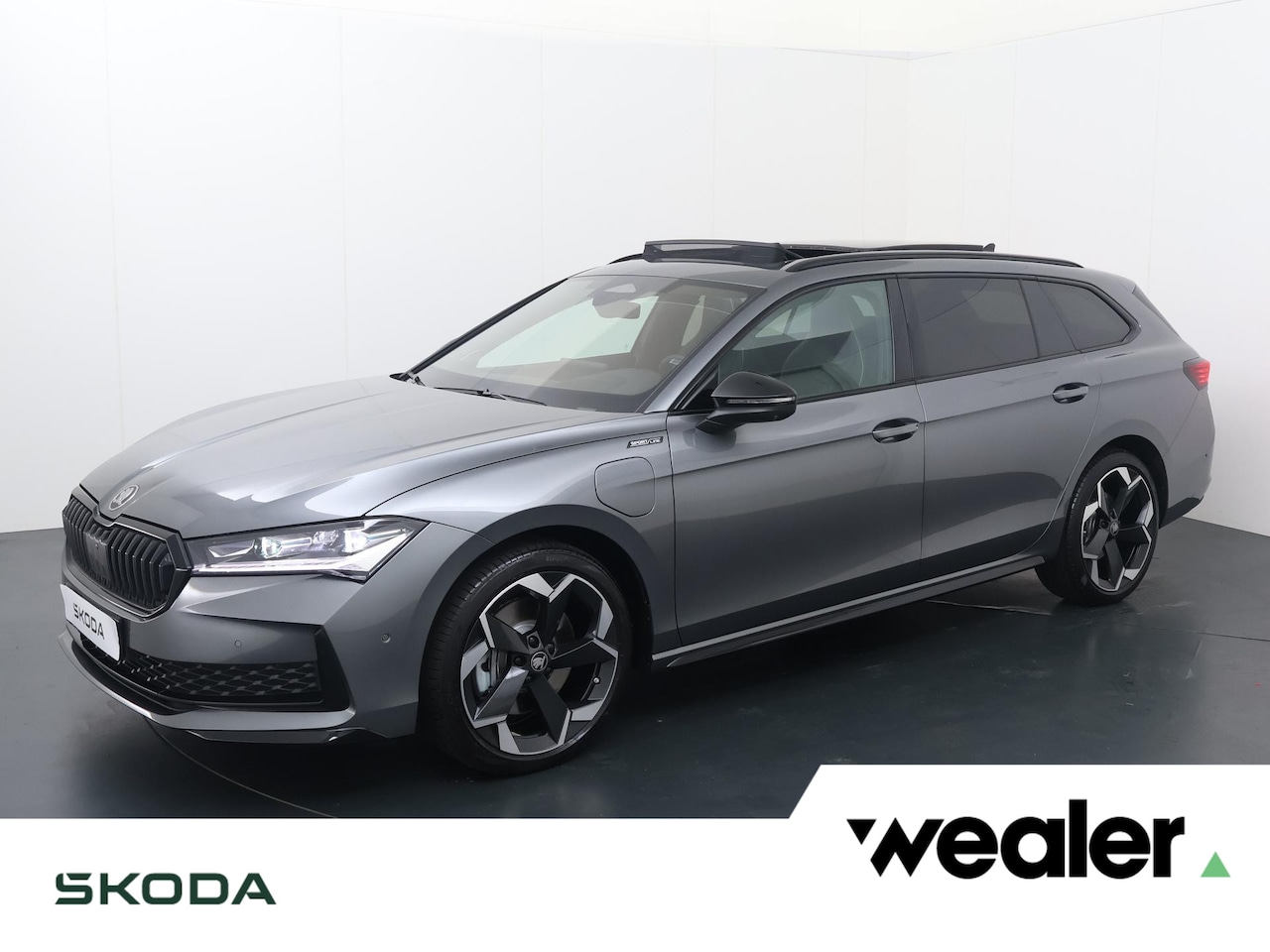 Skoda Superb Combi - 1.5 TSI PHEV Sportline Business | 150 PK | SoH 100% | Trekhaak | Panoramadak | Top area vi - AutoWereld.nl
