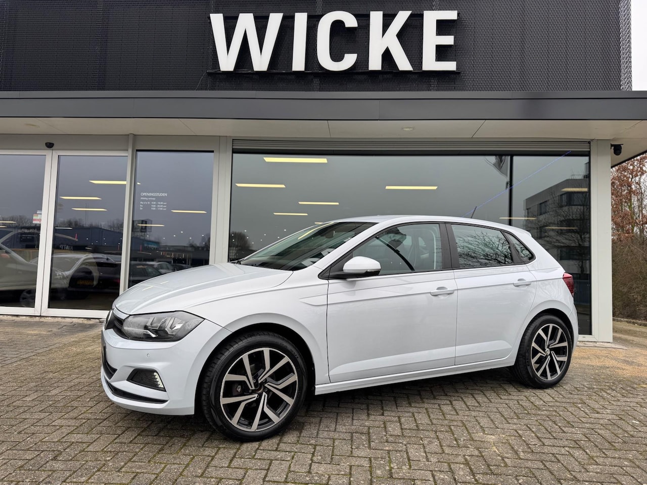 Volkswagen Polo - 1.0 MPI 75PK APP Carplay PDC Airco Led 17 " GTI - AutoWereld.nl