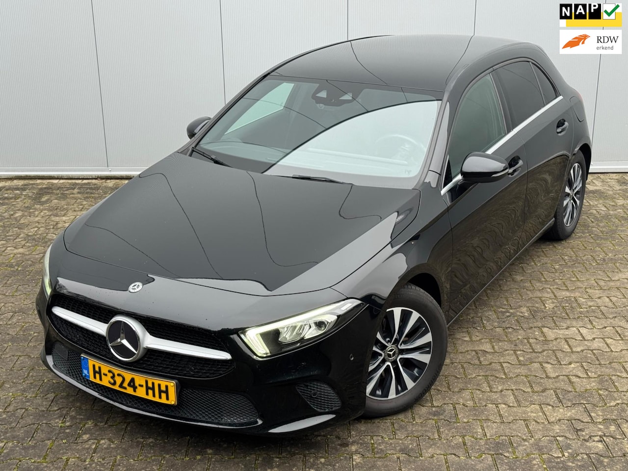 Mercedes-Benz A-klasse - A180 BUSINESS SOLUTION STOELVERWARMING FULLSCREEN DAB+ NAP HALF LEDER - AutoWereld.nl