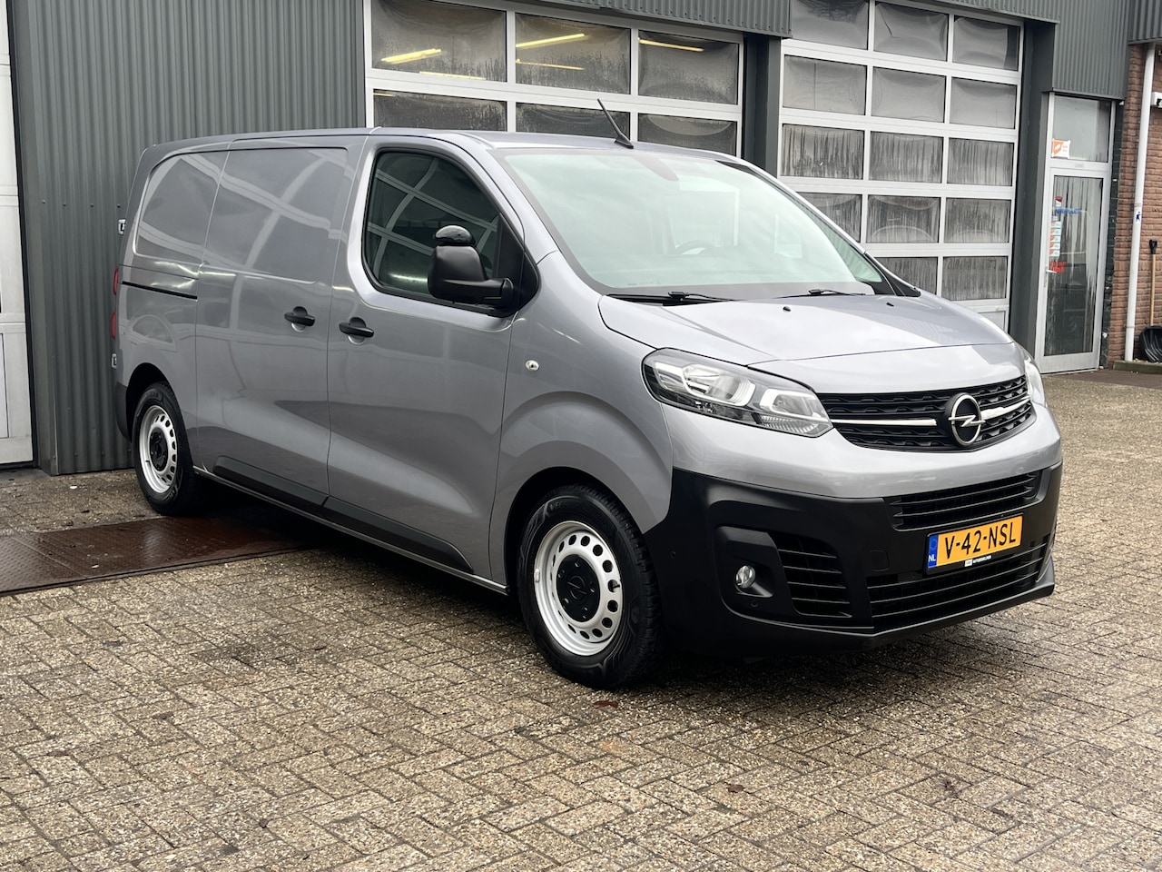 Opel Vivaro - 1.5 CDTI L2H1 Marge BTW en BPM vrij!! Airco Cruise controle Navigatiesysteem 2-Persoons Pa - AutoWereld.nl