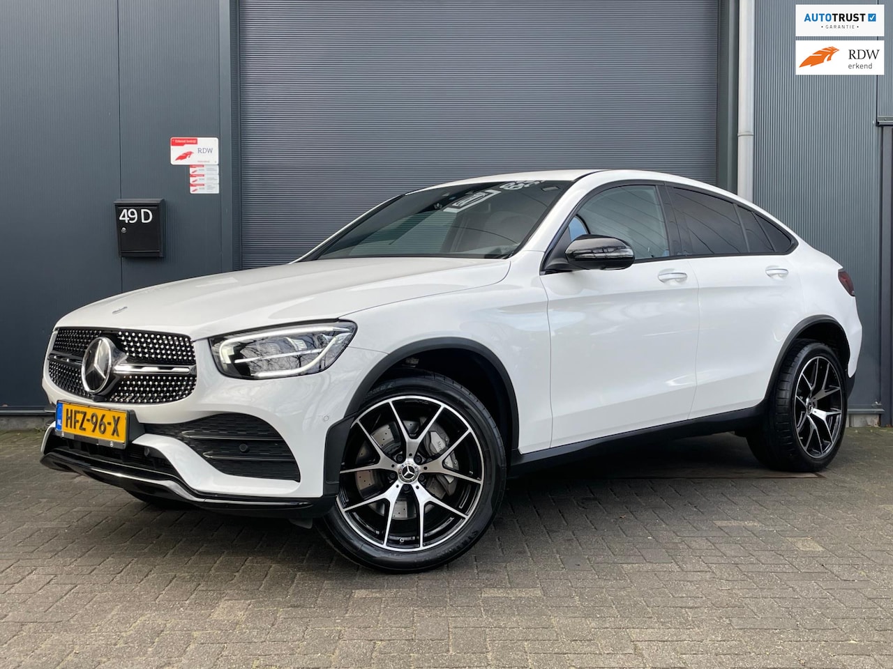 Mercedes-Benz GLC-klasse Coupé - 300e 4MATIC Premium Plus AMG 360 CAMERA SFEER ALCANTARA CLIMA CRUISE NAVI DEALER ONDERHOUD - AutoWereld.nl