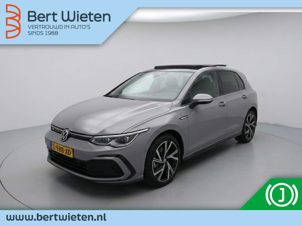 Volkswagen Golf - 1.5 eTSI R-Line | Geen import | Panoramadak | LED - AutoWereld.nl