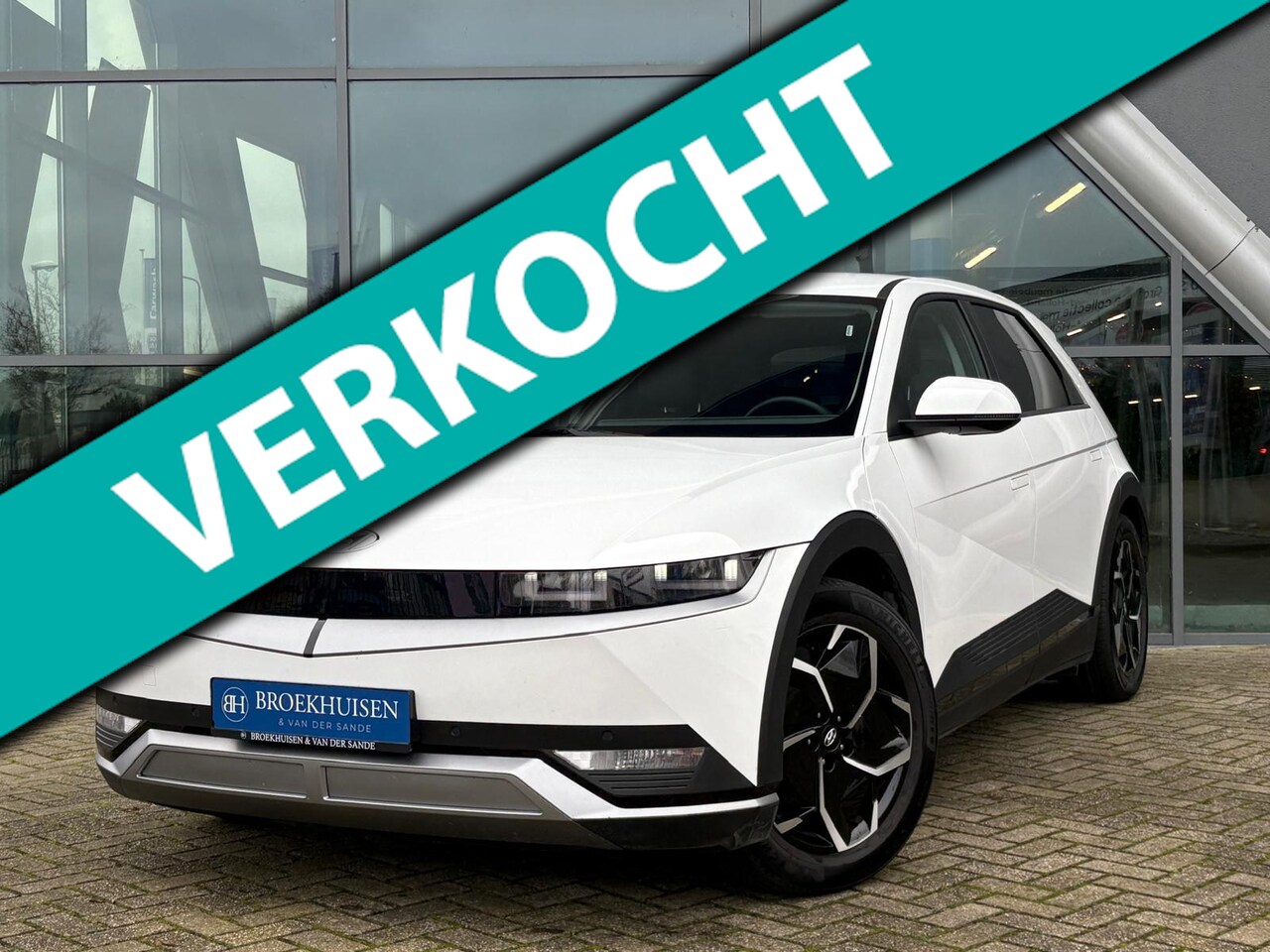 Hyundai IONIQ 5 - Lounge AWD SOH 100% 73kWh Warmtepomp / Camera / Stoel-Stuur verwarming - AutoWereld.nl