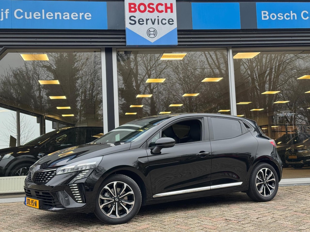 Renault Clio - 1.6 E-Tech Full Hybrid 145 techno 360 camera / Groot navi / Virtual cockpit - AutoWereld.nl