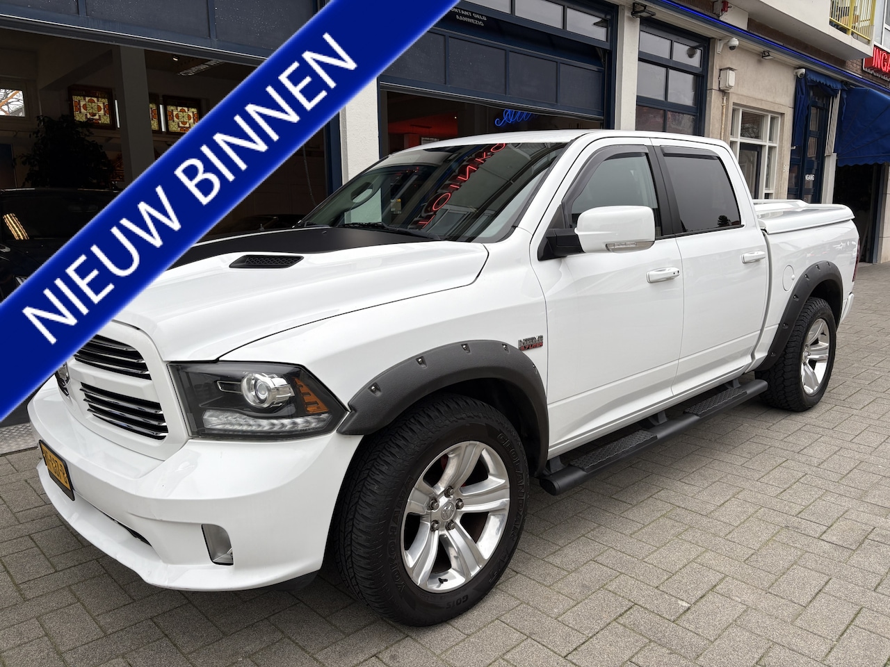 Dodge Ram 1500 - 5.7 V8 4x4 Quad Cab 6'4 NL AUTO/MARGE - AutoWereld.nl
