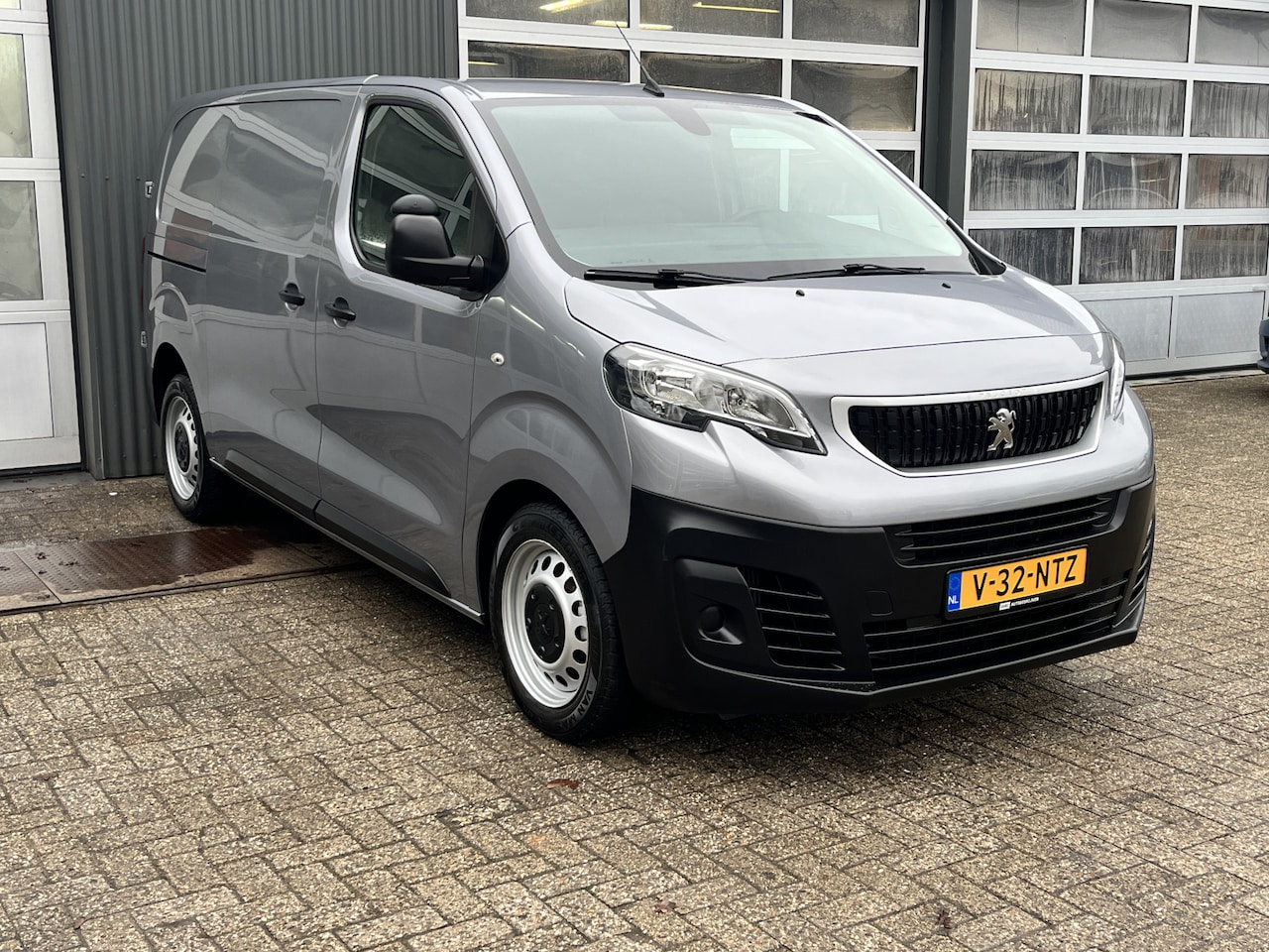 Peugeot Expert - 1.5 BlueHDI Marge BTW en BPM vrij!! Airco Cruise controle Navigatiesysteem 2-Persoons Park - AutoWereld.nl