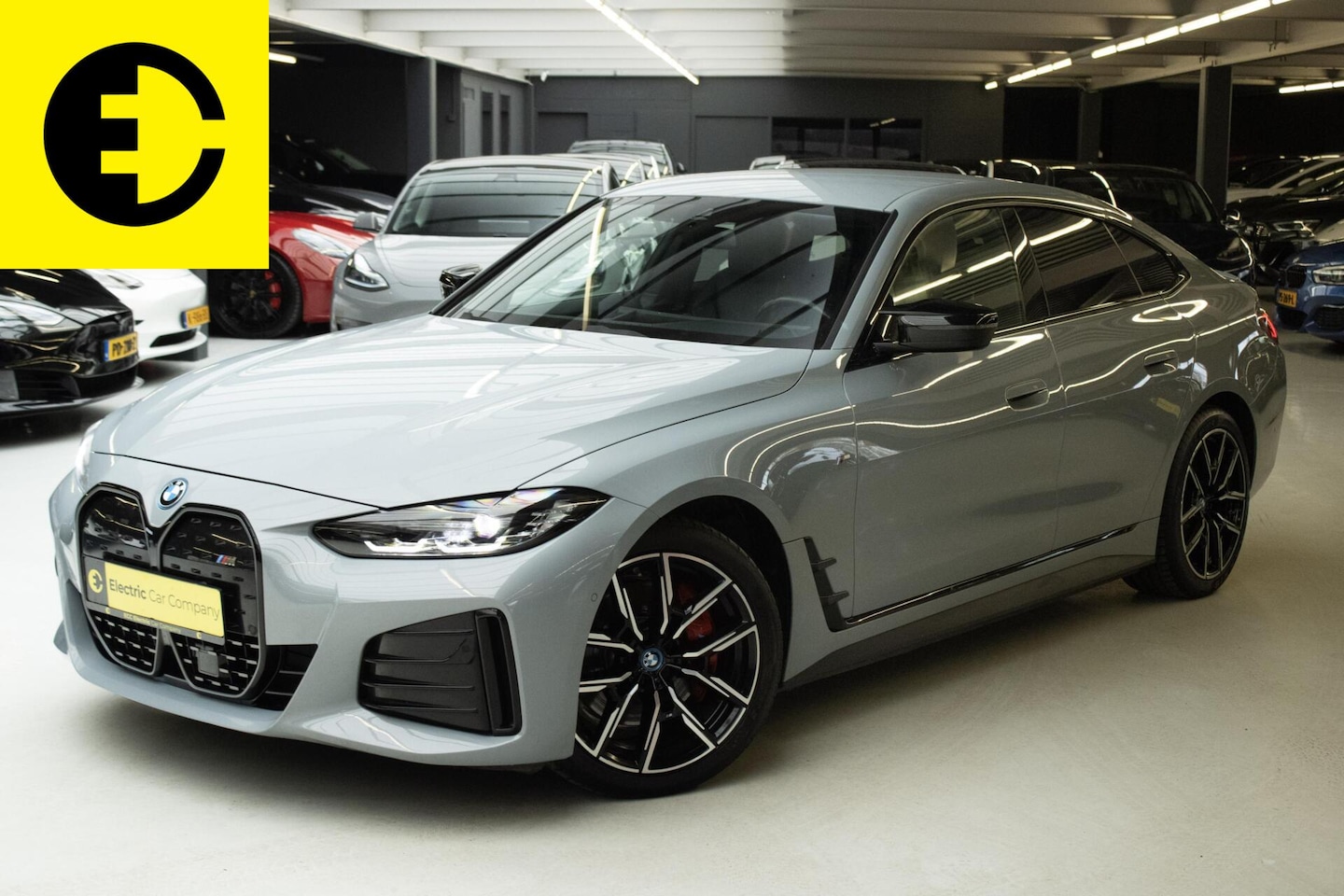 BMW i4 - M50 84 kWh | Elektrische verstelbare stoelen | Leren bekleding | Achteruitrijcamera - AutoWereld.nl