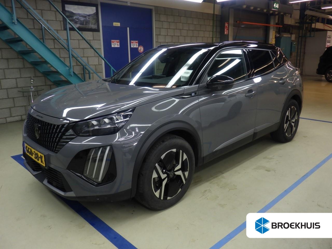 Peugeot e-2008 - EV GT 54 kWh | Fase 3 laden | Navigatie | Camera | Apple carplay | Adaptieve cruise contro - AutoWereld.nl