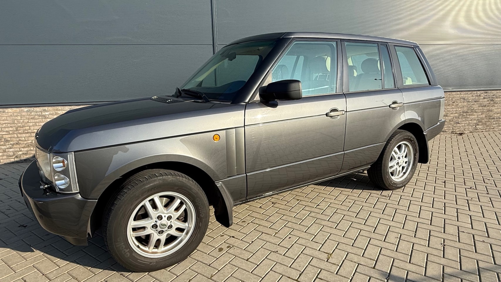 Land Rover Range Rover - 4.4 V8 HSE Youngtimer per 2027 / Zwitserse historie ! - AutoWereld.nl