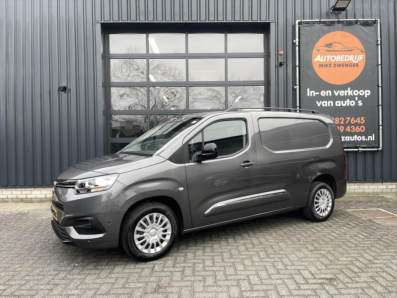 Toyota ProAce City - 1.5 D-4D Live Long L2H1 AUT. CARPLAY|CAMERA|TREKHAAK|NAVIGATIE|DODEHOEK-ASSIST|1E EIGENAAR - AutoWereld.nl