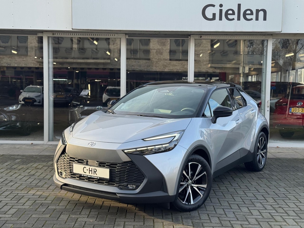 Toyota C-HR - 1.8 Hybrid First edition | Elektrische achterklep, Dodehoekherkenning, Stoel + Stuurverwar - AutoWereld.nl