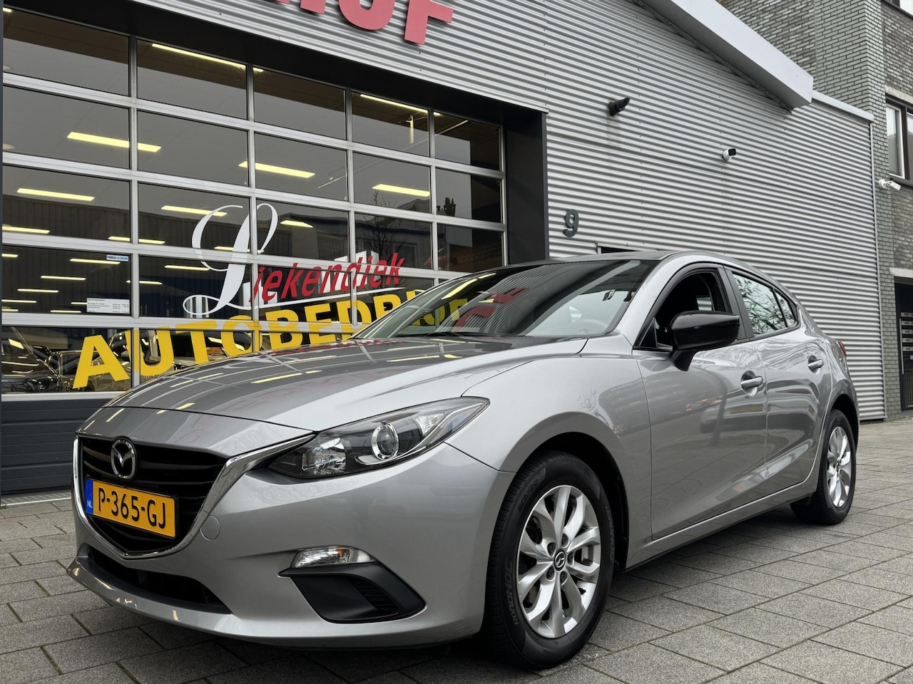 Mazda 3 Sport - 2.0 Skylease 120 PK - Airco I Sport velgen I Xenon I Comfort pakket I Dealer onderhouden - AutoWereld.nl