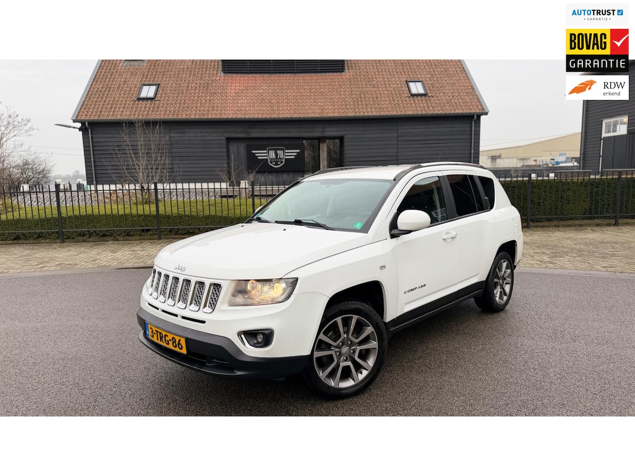 Jeep Compass - 2.0 LIMITED AYTOMAAT APPLE CARPLY CAMERA NAVI LEER TREKHAAK - AutoWereld.nl