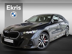 BMW 5-serie - Sedan 530e M Sportpakket Pro | Innovation Pack | Travel Pack | Comfort Pack | Stuurwielran