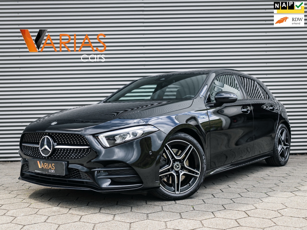 Mercedes-Benz A-klasse - 220 4MATIC Premium Plus Pano Sfeer AMG - AutoWereld.nl