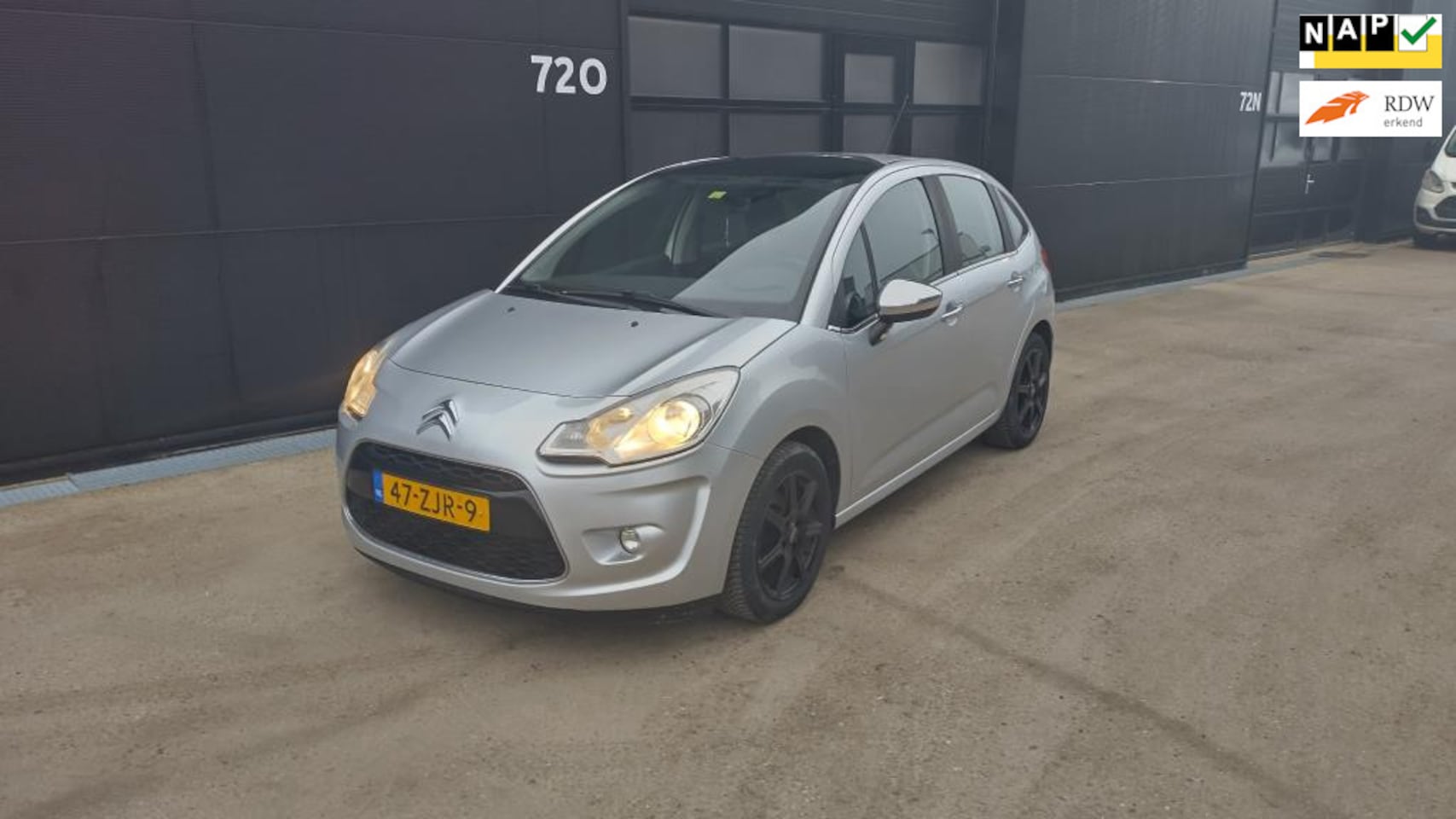 Citroën C3 - 1.6 e-HDi Collection Pano, Cruise, Clima, Trekhaak - AutoWereld.nl