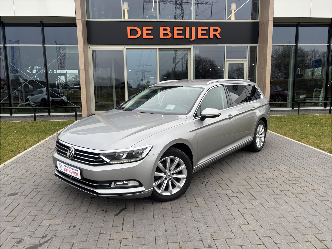 Volkswagen Passat Variant - 1.8 TSI DSG Highline 180pk Trekhaak I Camera App connect - AutoWereld.nl