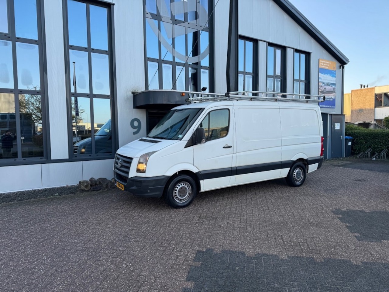 Volkswagen Crafter - 2.5 TDI L2H1 Airco, PDC, Schuifdeur, Trekhk, Imperial, - AutoWereld.nl