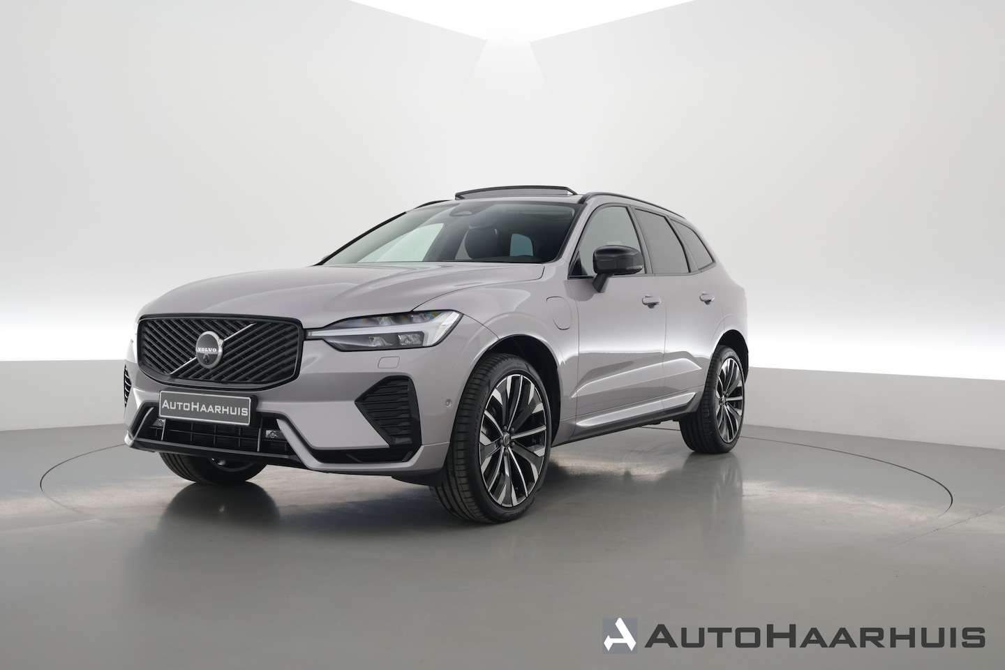 Volvo XC60 - 2.0 T8 Plug-in hybrid AWD Plus Dark | Luchtvering | Pano | Dig. Cockpit | Bowers/Wilkens | - AutoWereld.nl