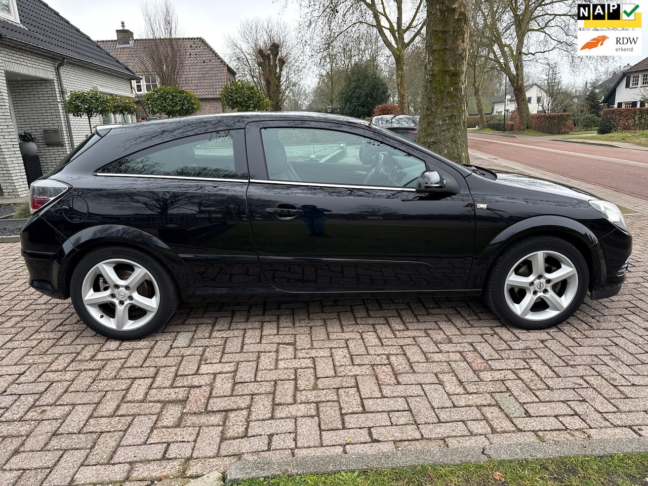 Opel Astra GTC - 1.8 Cosmo 1.8 Cosmo - AutoWereld.nl