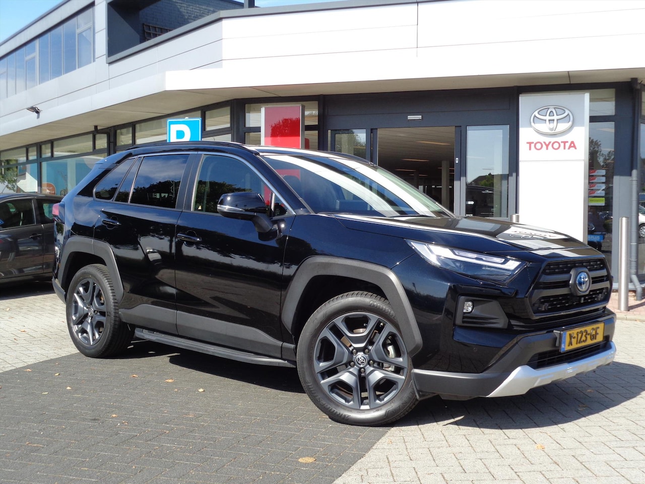 Toyota RAV4 - 2.5 Hybrid CVT AWD Adventure | 360 graden camera | parkeersensoren | Blind spot monitor - AutoWereld.nl