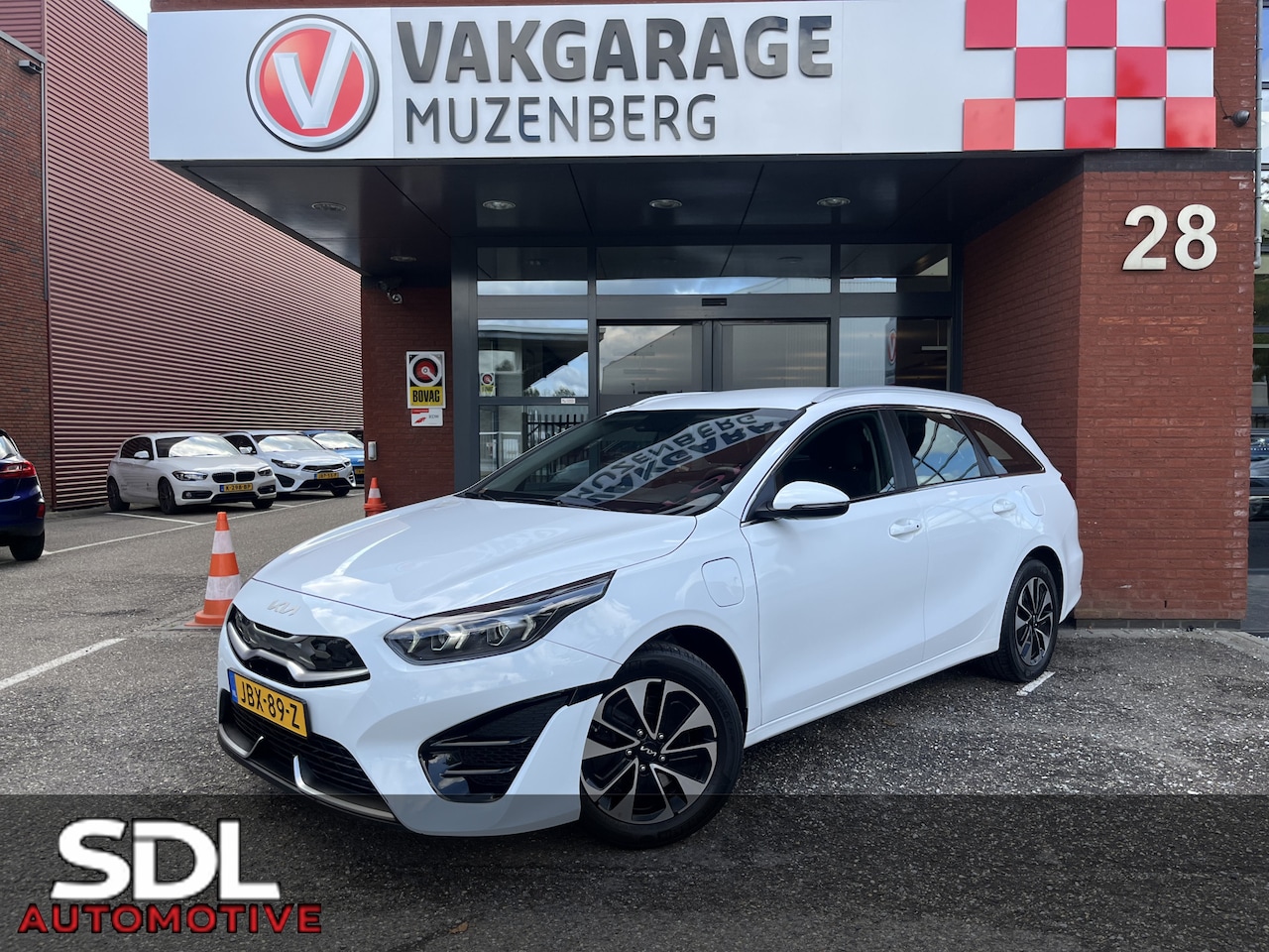 Kia Cee'd Sportswagon - Ceed 1.6 GDI PHEV DynamicLine // FULL LED // KEYLESS // CAMERA+SENSOREN // STOEL+STUURVERW - AutoWereld.nl