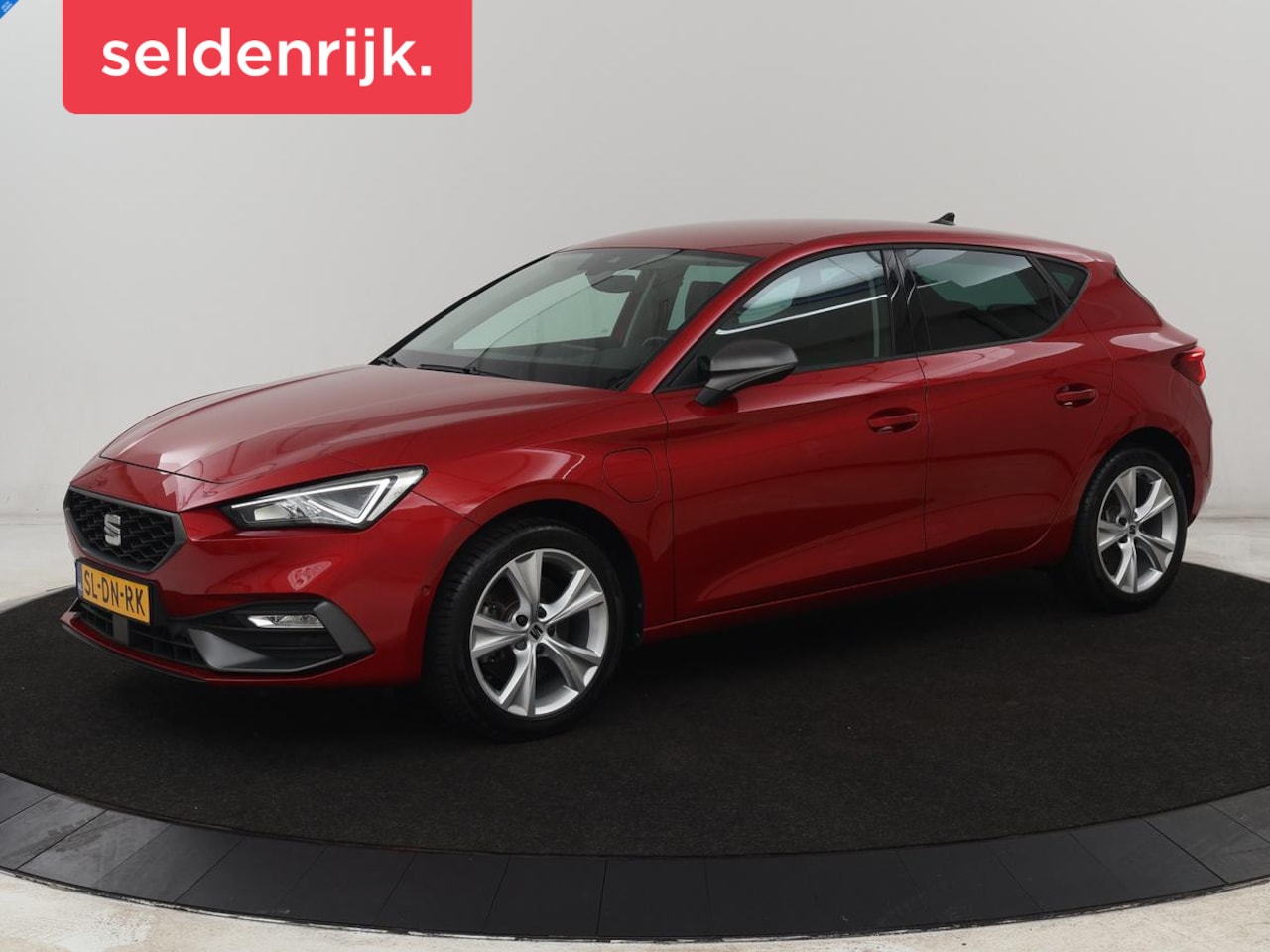 SEAT Leon - 1.4 e-Hybrid FR | Stoel & stuurverwarming | Camera | Adaptive cruise | Carplay | Navigatie - AutoWereld.nl