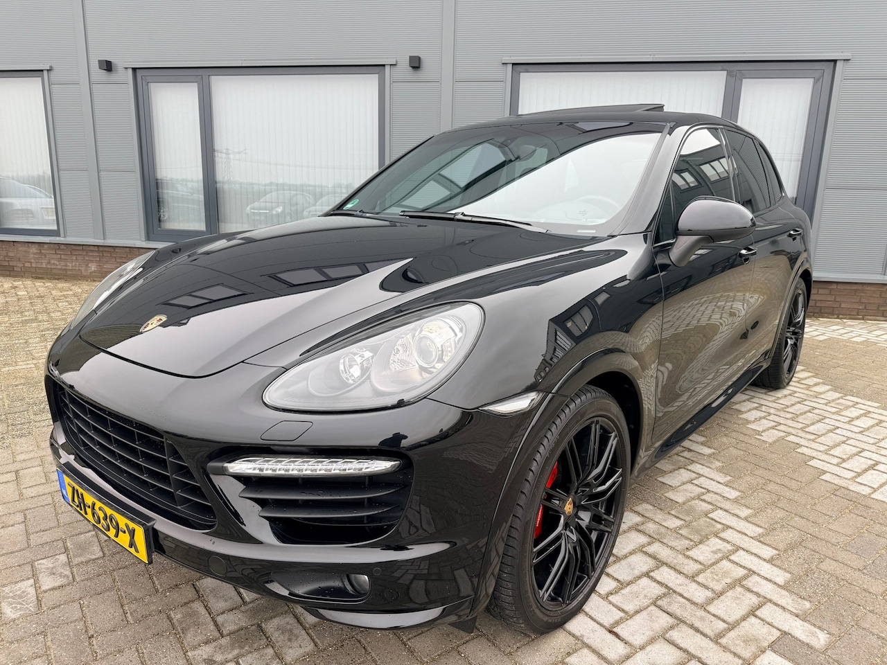 Porsche Cayenne - 4.8 GTS|420pk|Schuifdak|Black on Black|Volledig historie| - AutoWereld.nl