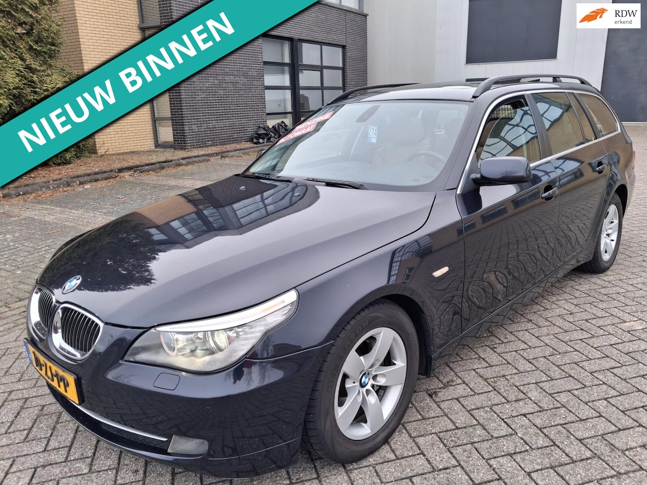 BMW 5-serie Touring - 523i Business Line NETTE AUTO RIJDT EN SCHAKELT GOED - AutoWereld.nl