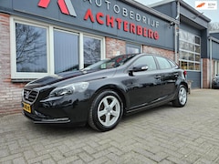 Volvo V40 - 1.6 T2 Momentum Trekhaak Navigatie Airco/Clima Xenon Nette Auto Cruise Control